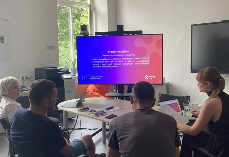 Zapojte svou školu do dopadové studie využívání aplikace